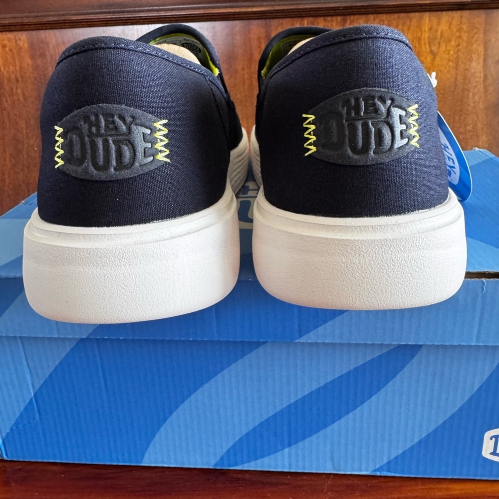 Hey Dude Sunapee Canvas Slip On Shoes Men’s Size 12 Navy White Lightweight - Picture 5 of 8
